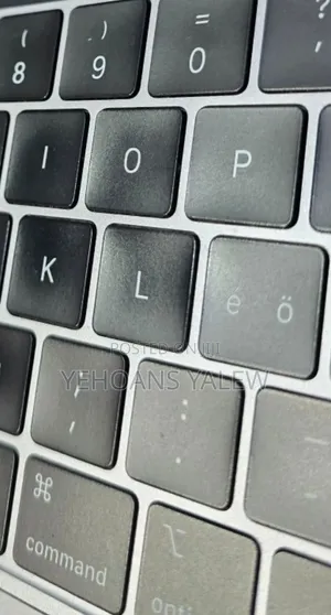 New Laptop Apple MacBook Air 2024 M3 8GB Apple M3 SSD 256GB