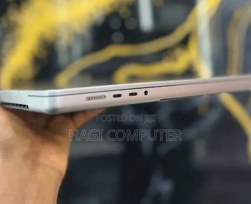 New Laptop Apple MacBook Pro 2021 M1 32GB Apple M1 Pro SSD 512GB