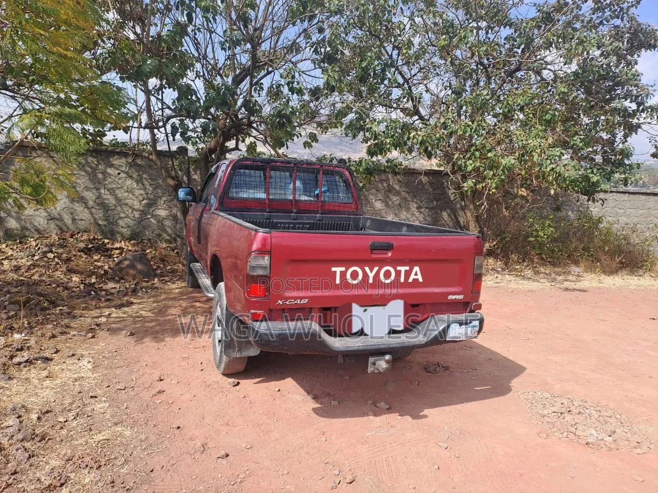 Toyota Hilux 2001 Burgundy