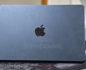 New Laptop Apple MacBook Air 2022 M2 16GB Apple M2 SSD 256GB