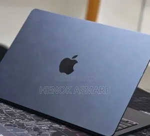 New Laptop Apple MacBook Air 2022 M2 16GB Apple M2 SSD 256GB