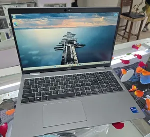 New Laptop Dell Precision 3560 8GB Intel Core i7 SSD 512GB