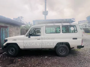 Toyota Land Cruiser 2003 White