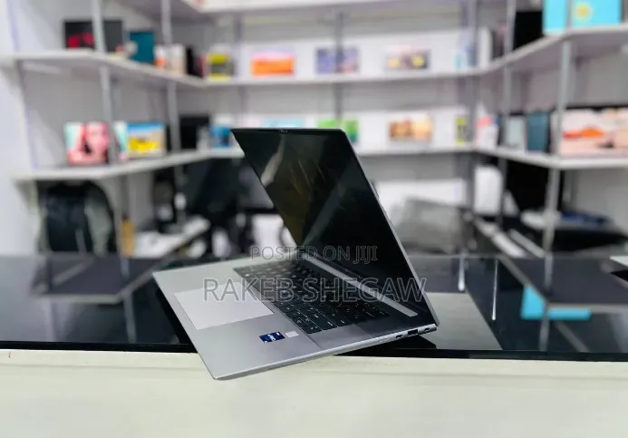 New Laptop HP ZBook Studio 16GB Intel Core i9 SSD 512GB