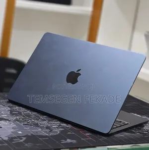 New Laptop Apple MacBook Air 2022 M2 16GB Apple M2 SSD 256GB