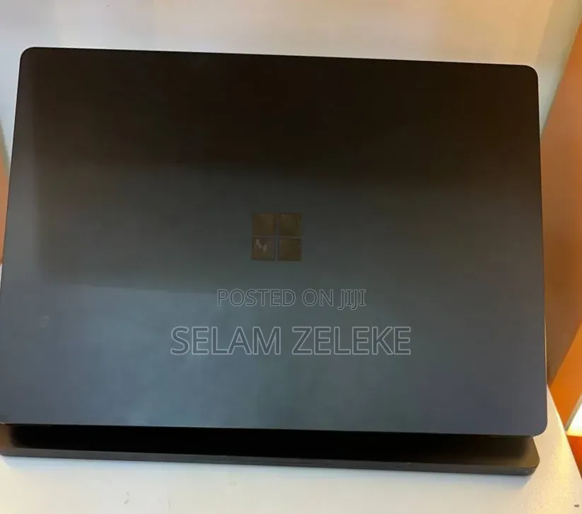 New Laptop Microsoft Surface 16GB Intel Core i7 SSD 512GB