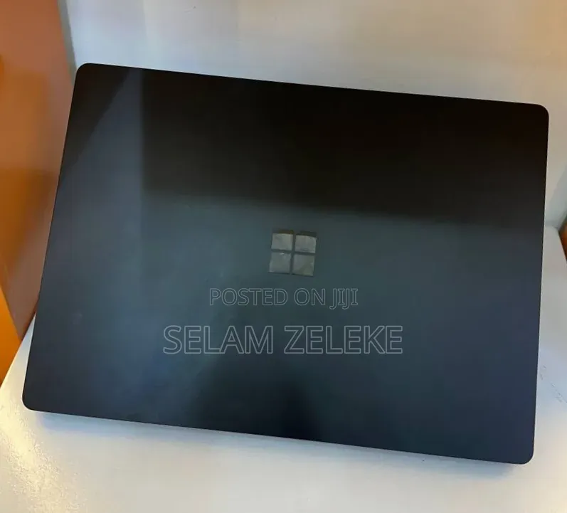 New Laptop Microsoft Surface 16GB Intel Core i7 SSD 512GB