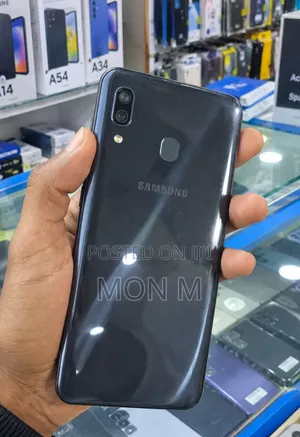 Samsung Galaxy A30 64 GB Black