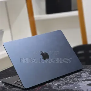 New Laptop Apple MacBook Air 2022 M2 16GB Apple M2 SSD 256GB