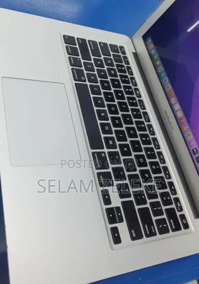 New Laptop Apple MacBook Air 2017 8GB Intel Core i7 SSD 128GB