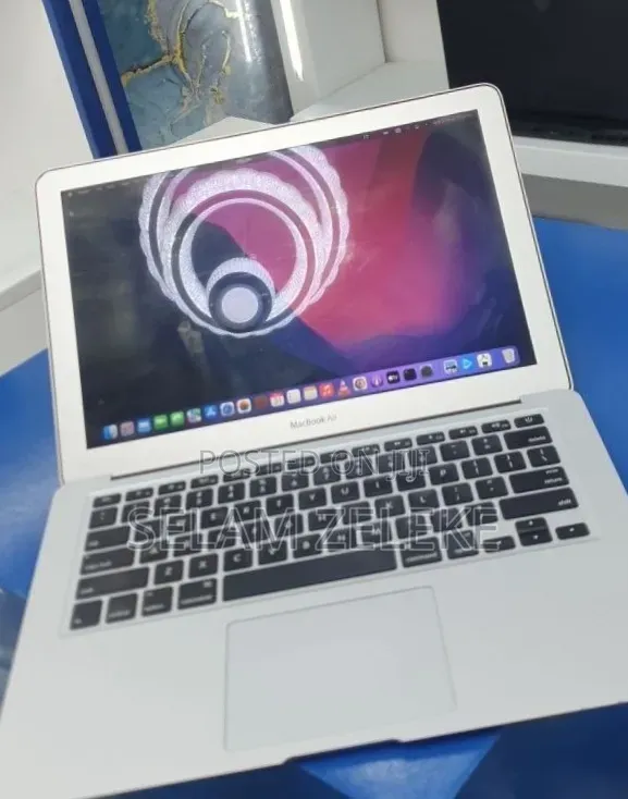 New Laptop Apple MacBook Air 2017 8GB Intel Core i7 SSD 128GB