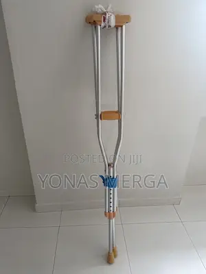 Axillary Pair Crutche乜勺during Recovery From Foot,ankle or Leg Injuries