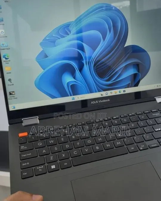 New Laptop Asus VivoBook S301LP 16GB Intel Core i5 SSD 512GB