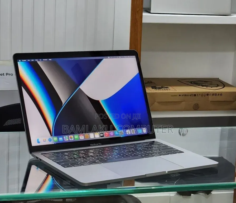 New Laptop Apple MacBook Pro 2019 16GB Intel Core i7 SSD 512GB