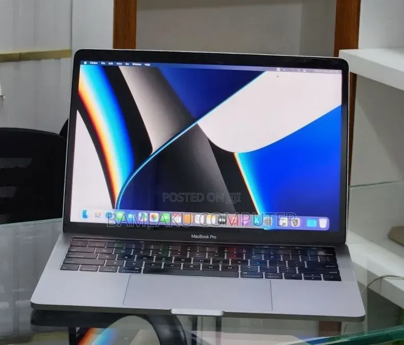 New Laptop Apple MacBook Pro 2019 16GB Intel Core i7 SSD 512GB