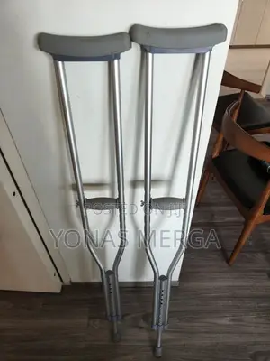 Pair of crutches冗名Shoulder Crutches Large (Pair)