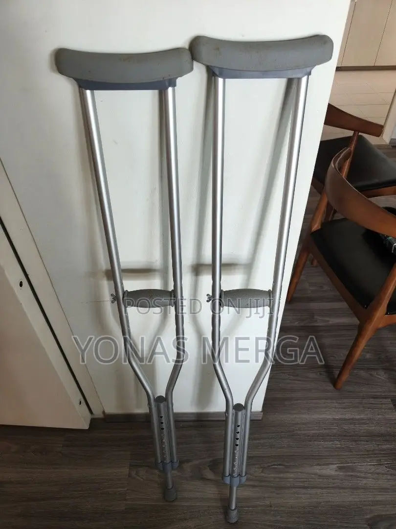 Pair of crutches冗名Shoulder Crutches Large (Pair)