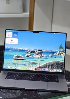 New Laptop Apple MacBook Pro 2023 M2 Pro 16GB Apple M2 SSD 512GB