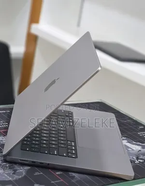 New Laptop Apple MacBook Pro 2023 M2 Pro 16GB Apple M2 SSD 512GB