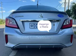 Mitsubishi Attrage 2022 Silver