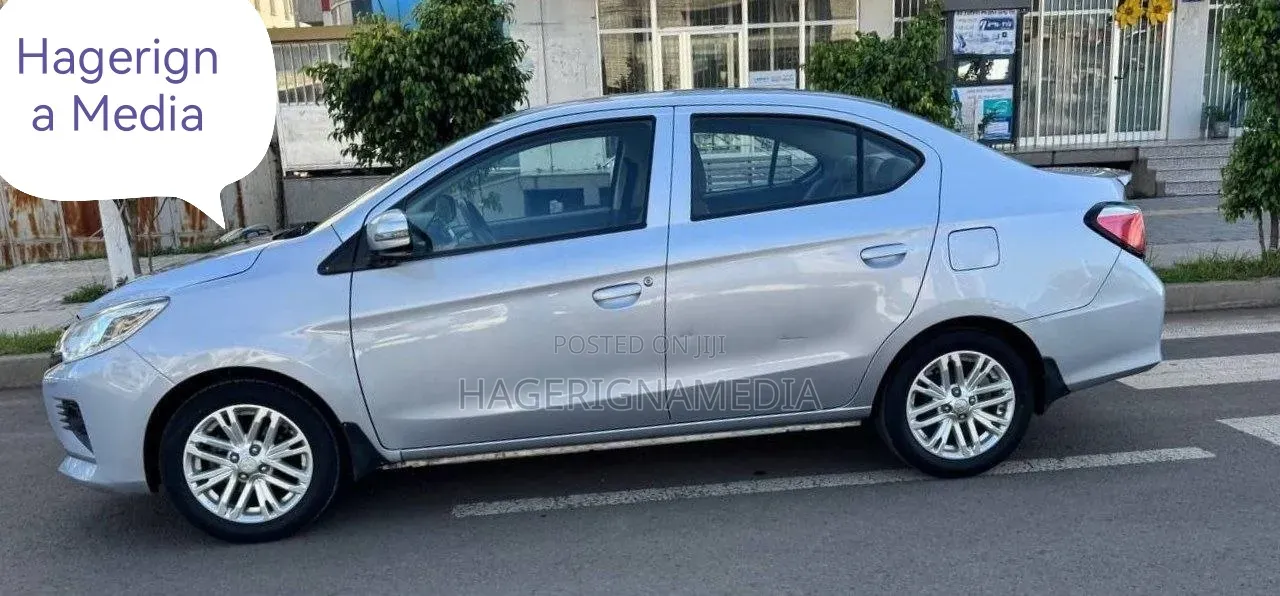 Mitsubishi Attrage 2022 Silver