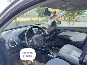 Mitsubishi Attrage 2022 Silver