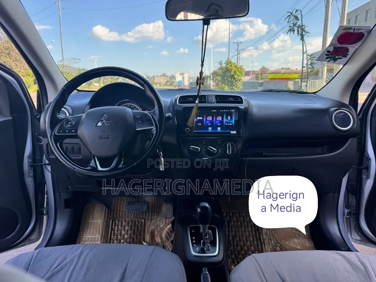 Mitsubishi Attrage 2022 Silver