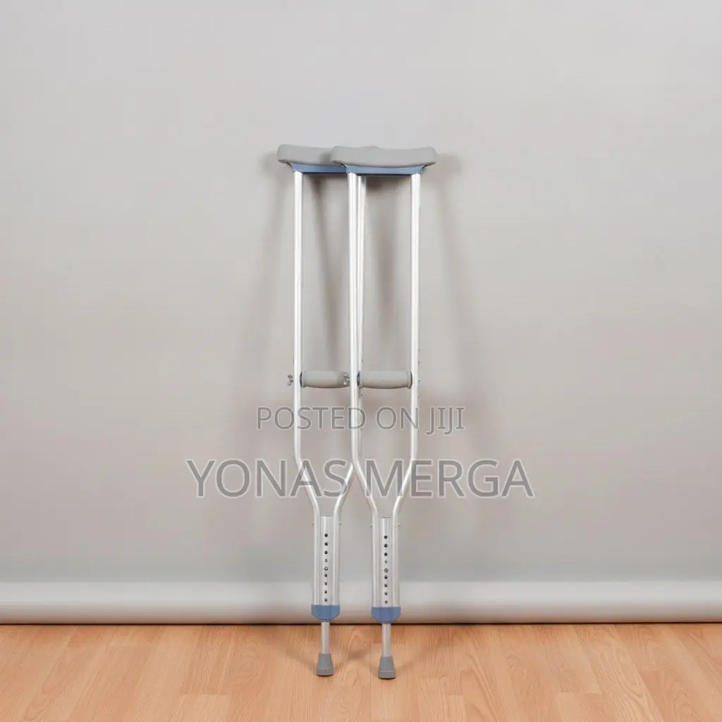 Underarm Crutches含罌large- Crutches Provide Secure Support for Adults