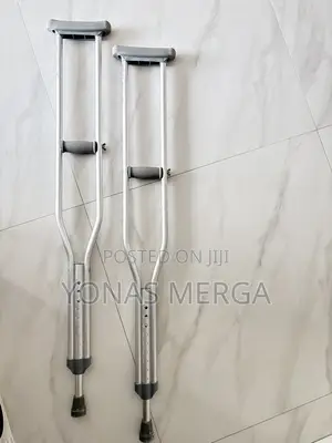 Armpit crutches數盅Shoulder Crutches. Designed for Stability