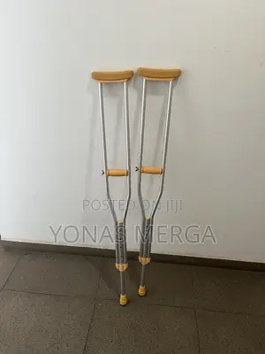 Adjust Crutch Height /Underarm Pads Rest Gently Beneath the Shoulders