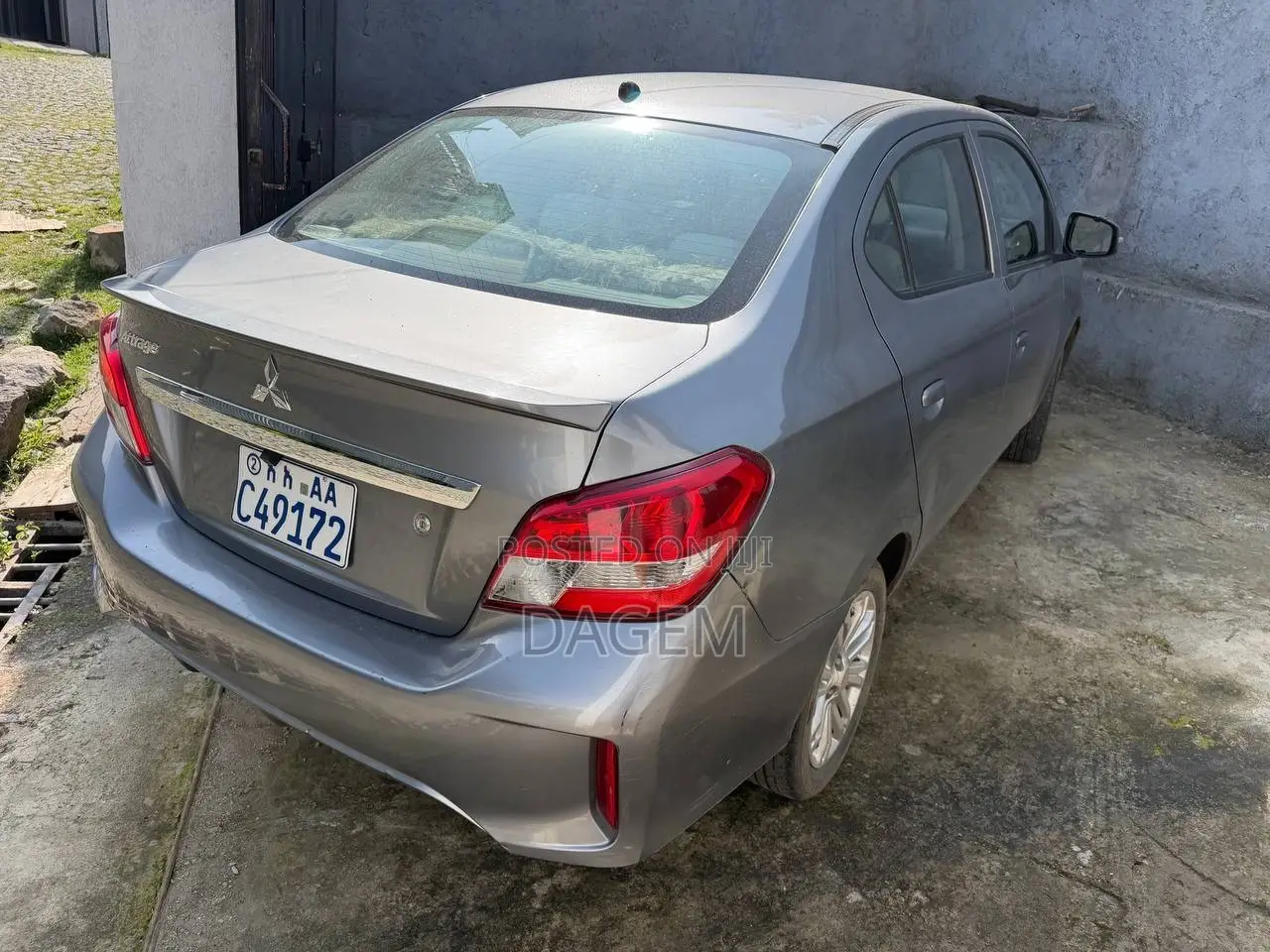 Mitsubishi Attrage 2022 Silver