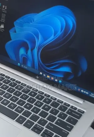 New Laptop HP EliteBook 840 10 16GB Intel Core i7 SSD 512GB