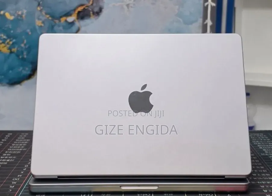 New Laptop Apple MacBook Pro 2021 M1 32GB Apple M1 Pro SSD 1T
