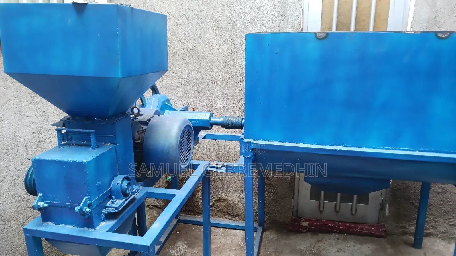 Animal Feed Grinder and Mixer
