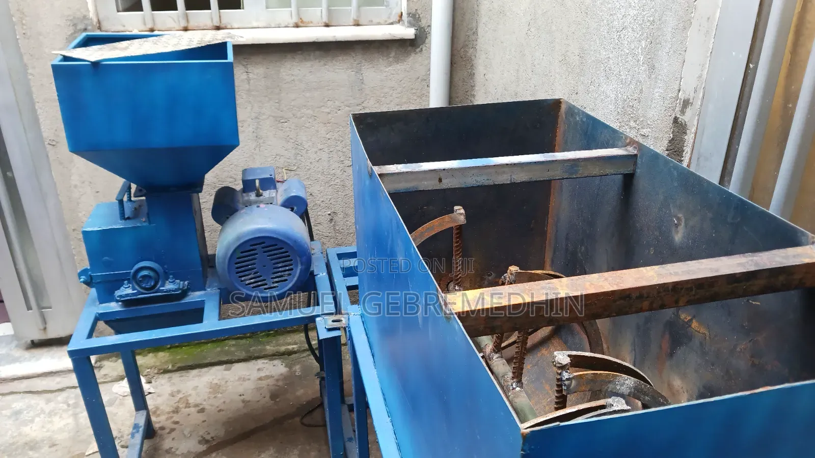 Animal Feed Grinder and Mixer