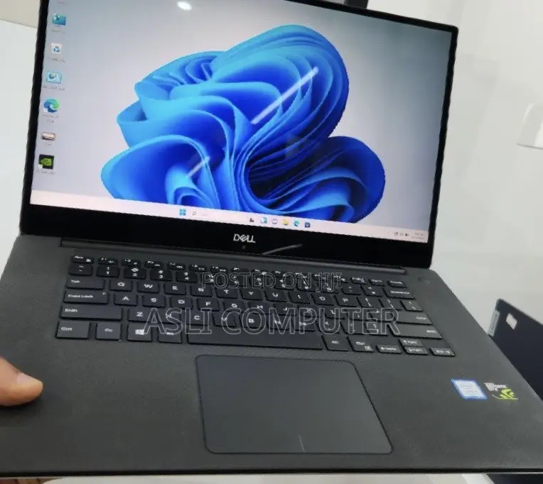 New Laptop Dell XPS 15 16GB Intel Core i7 SSD 512GB