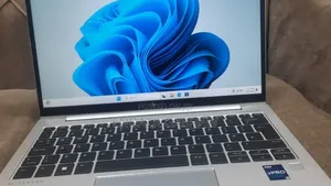 New Laptop HP EliteBook 830 16GB Intel Core i5 SSD 512GB