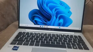 New Laptop HP EliteBook 830 16GB Intel Core i5 SSD 512GB
