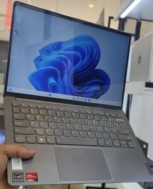 New Laptop Lenovo 16GB AMD Ryzen 7 SSD 512GB