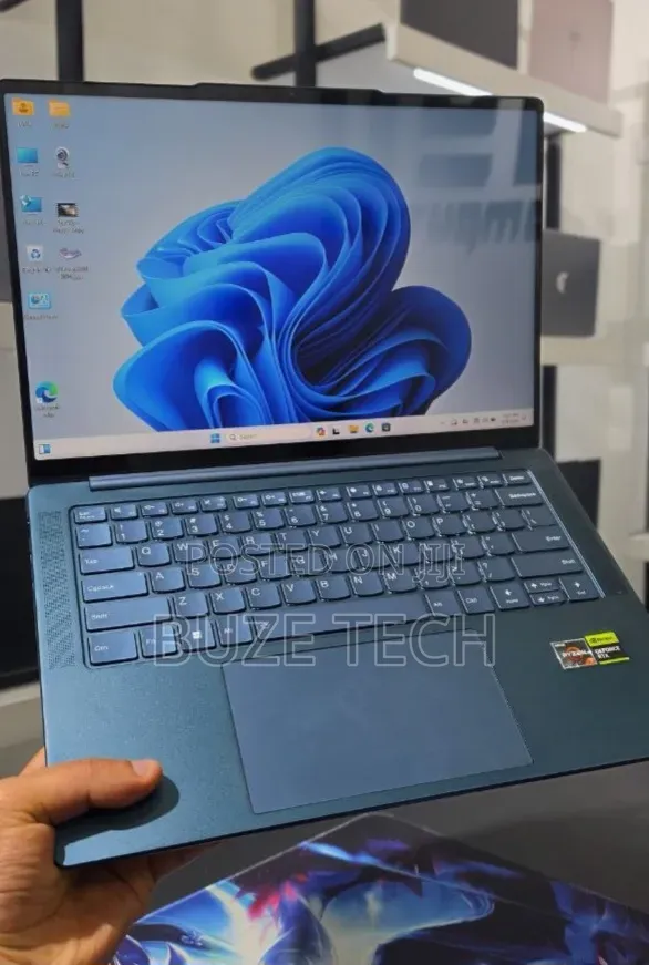 New Laptop Lenovo 16GB AMD Ryzen 7 SSD 512GB