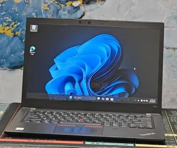 New Laptop Lenovo ThinkPad T480s 8GB Intel Core i7 SSD 256GB