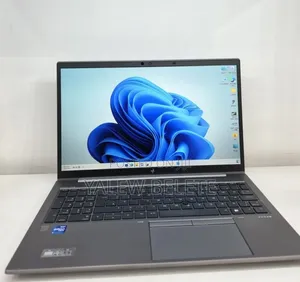 New Laptop HP ZBook Firefly G8 16GB Intel Core i7 SSD 512GB