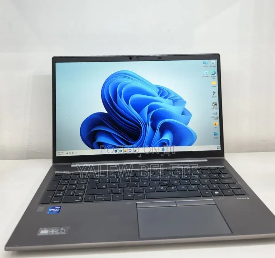 New Laptop HP ZBook Firefly G8 16GB Intel Core i7 SSD 512GB