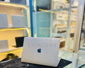 New Laptop Apple MacBook 8GB SSD 512GB