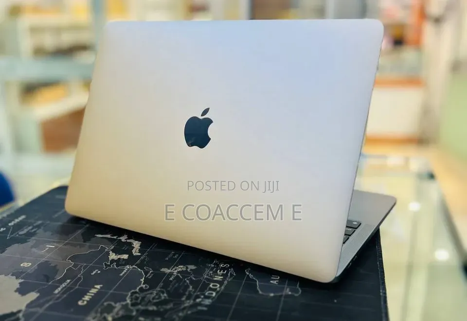 New Laptop Apple MacBook 8GB SSD 512GB