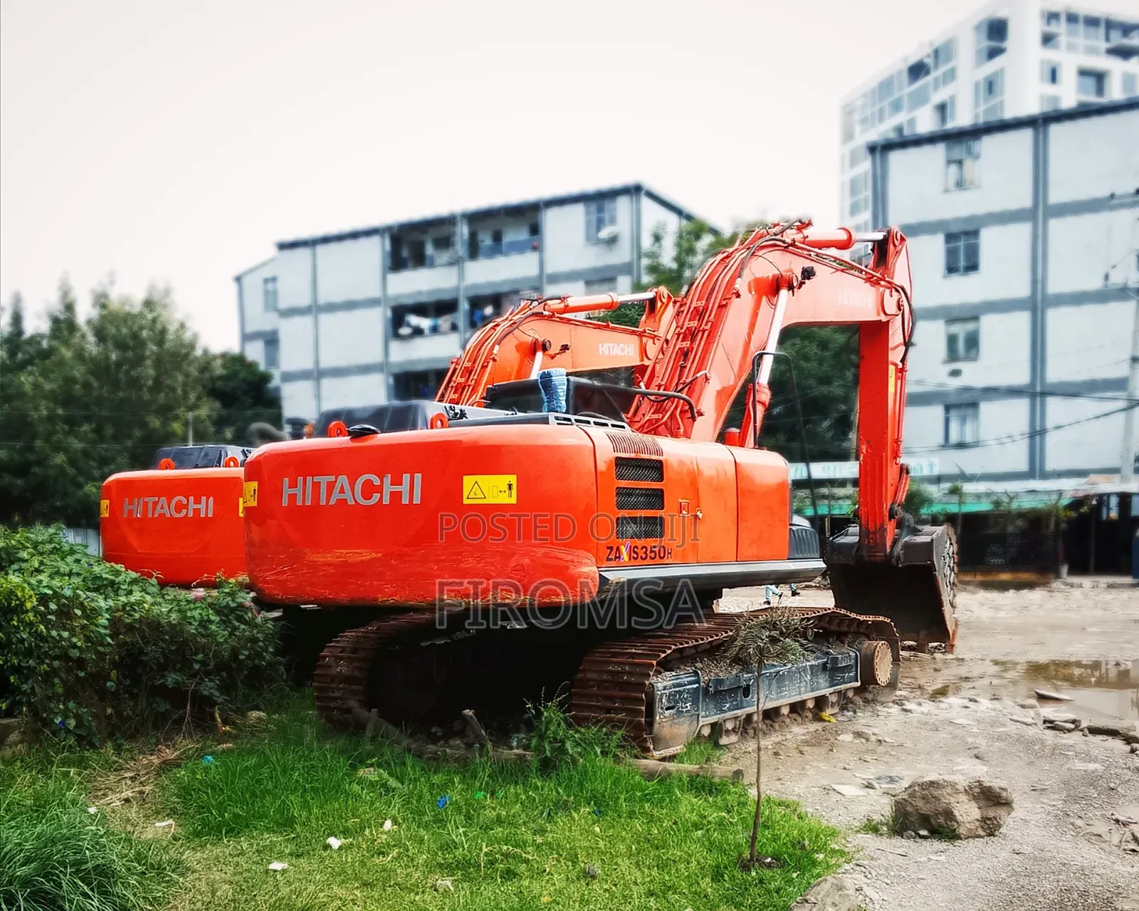 Hitachi Zaxis 350H Tracked Excavator for Rent!