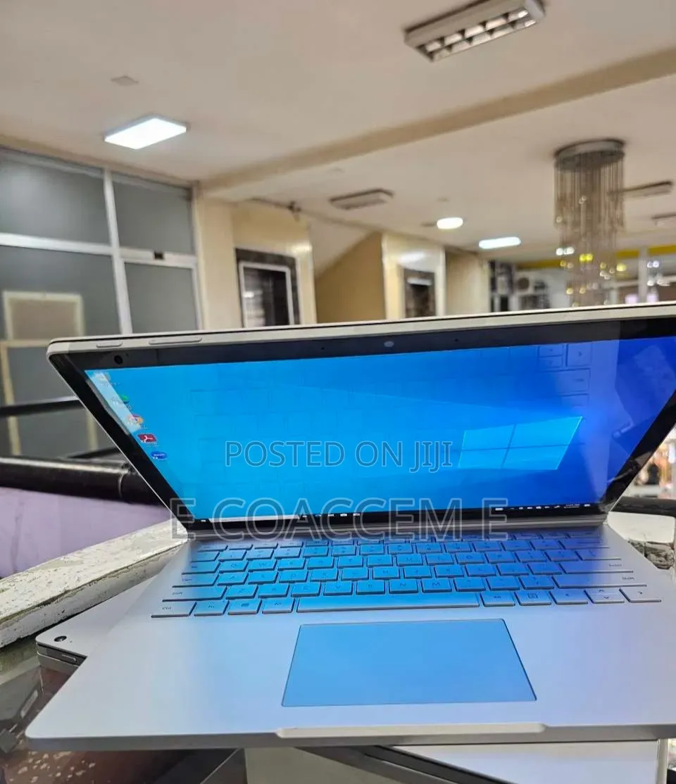 New Laptop Microsoft Surface 16GB Intel Core i7 SSD 256GB