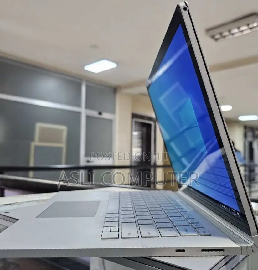 New Laptop Microsoft Surface Book 3 16GB Intel Core i7 SSD 256GB