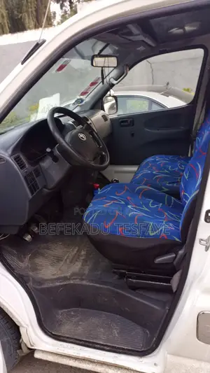 Toyota HiAce 2008 White