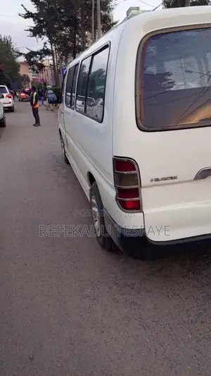 Toyota HiAce 2008 White